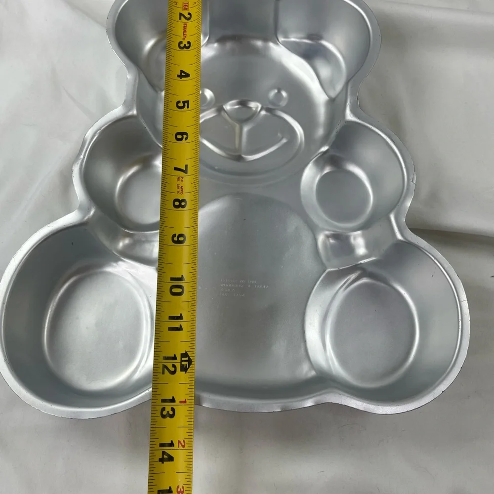 Wilton 1982 Wilton Teddy Bear Cake Pan, model number 502-3754.
